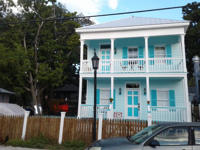 Teal House in Bahama Village